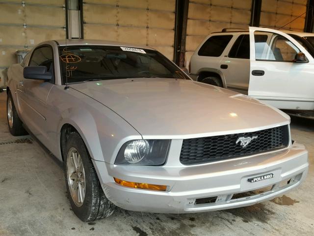 1ZVFT80N075365428 - 2007 FORD MUSTANG SILVER photo 1