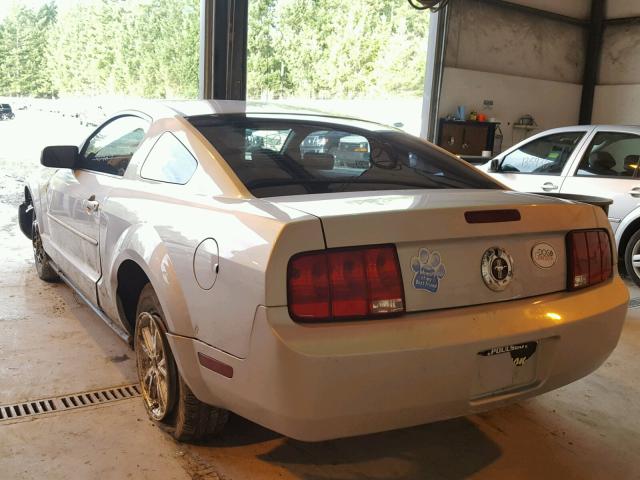 1ZVFT80N075365428 - 2007 FORD MUSTANG SILVER photo 3