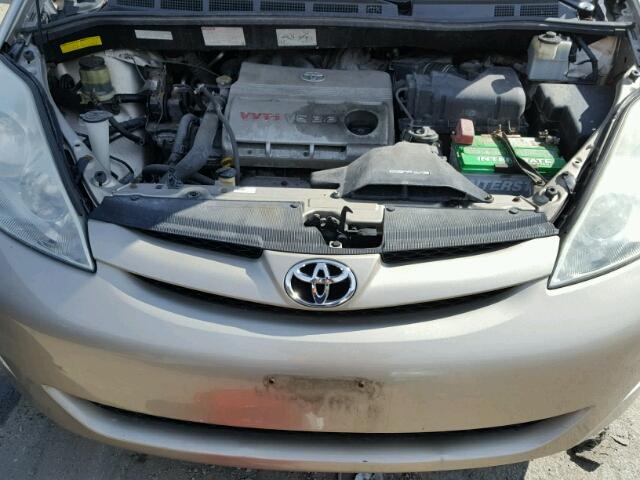 5TDBA22C56S068759 - 2006 TOYOTA SIENNA XLE GOLD photo 7