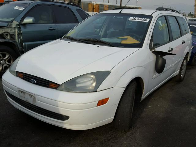 1FAFP36Z84W158155 - 2004 FORD FOCUS SE WHITE photo 2