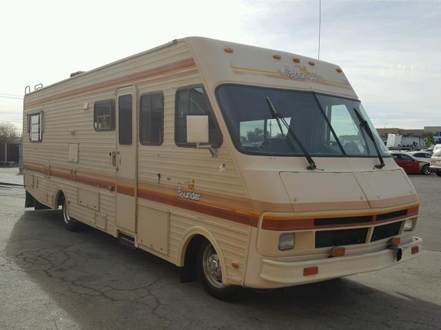 731CJ4705052 - 1988 CHEVROLET P30 BEIGE photo 1