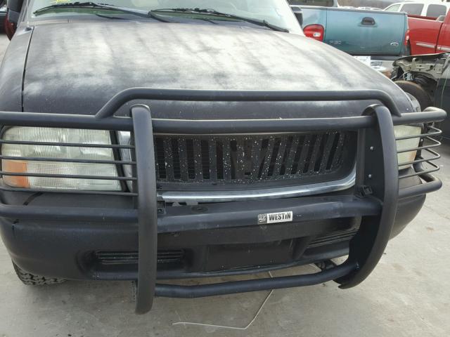 1GTCS19H938141869 - 2003 GMC SONOMA BLACK photo 9