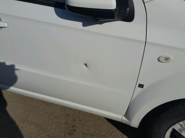 KL1TD566X8B208632 - 2008 CHEVROLET AVEO BASE Biały zdjęcie 9