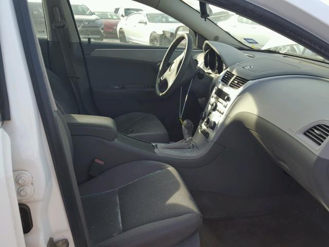 1G1ZB5EBXA4110890 - 2010 CHEVROLET MALIBU LS თეთრი ფოტო 5