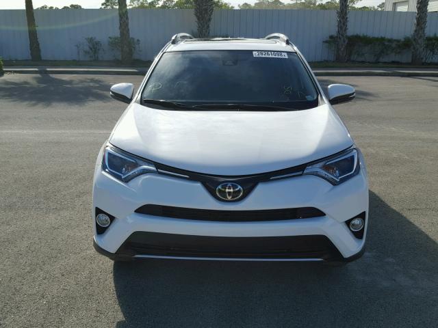 JTMWFREV4HD104531 - 2017 TOYOTA RAV4 XLE WHITE photo 9