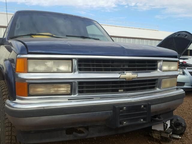 1GNEK13R6YR122098 - 2000 CHEVROLET TAHOE K150 BLUE photo 9