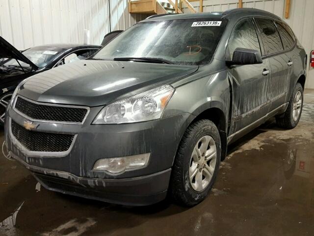 1GNKVEED6BJ324223 - 2011 CHEVROLET TRAVERSE L GRAY photo 2