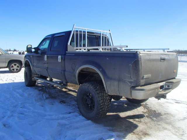 1FTSW31P24ED19221 - 2004 FORD F350 SRW S BLUE photo 3