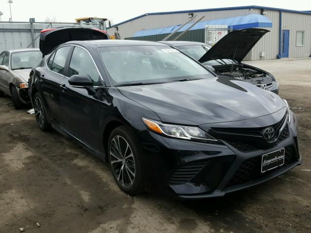 4T1B11HK9JU560851 - 2018 TOYOTA CAMRY L BLACK photo 1