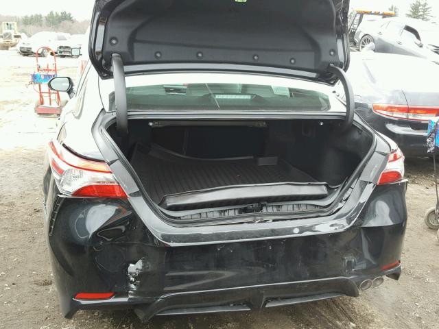 4T1B11HK9JU560851 - 2018 TOYOTA CAMRY L BLACK photo 9