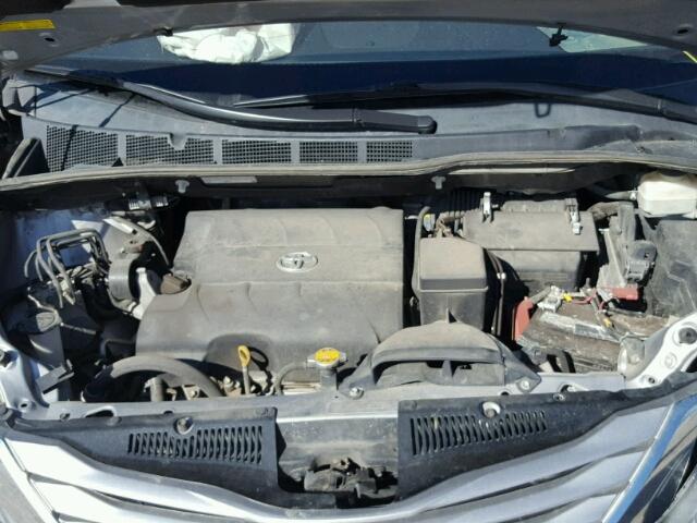 5TDKK3DC6FS585942 - 2015 TOYOTA SIENNA LE GRAY photo 7