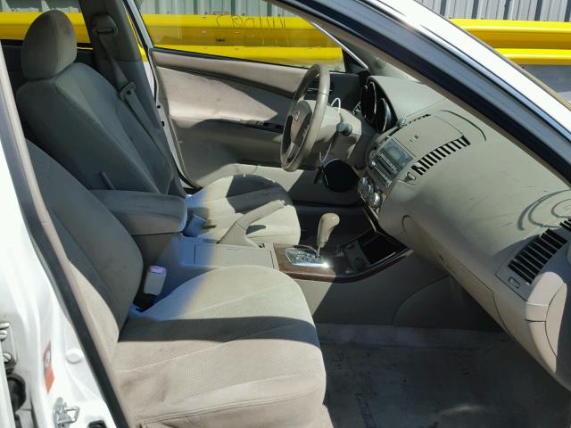 1N4BL11E85C214584 - 2005 NISSAN ALTIMA SE WHITE photo 5