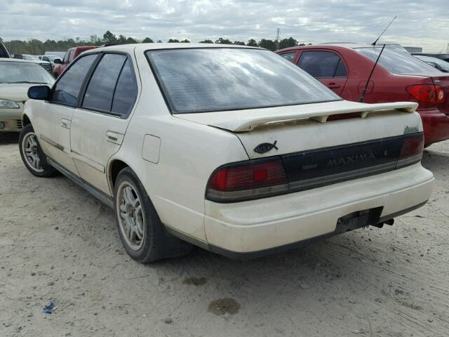 JN1HJ01P1LT358189 - 1990 NISSAN MAXIMA WHITE photo 3