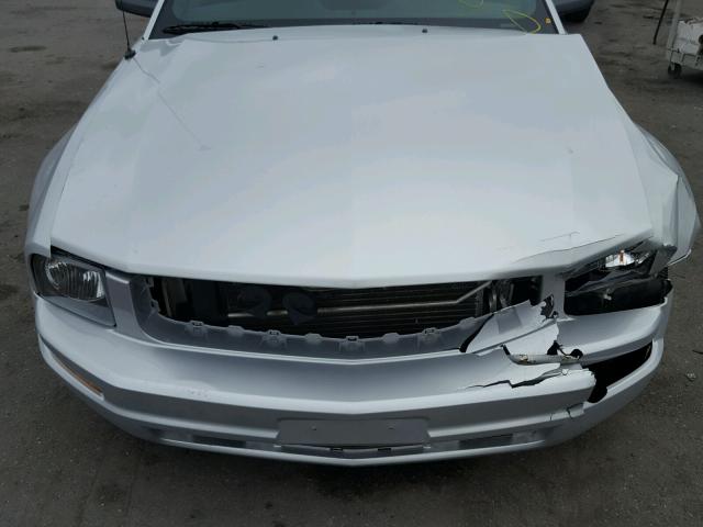 1ZVFT80N155214255 - 2005 FORD MUSTANG SILVER photo 7