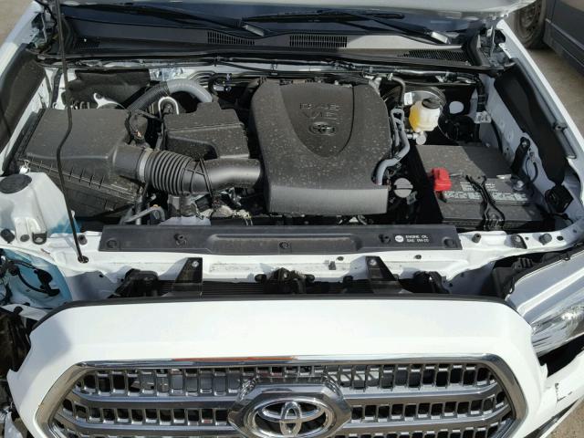 3TMAZ5CN5HM050352 - 2017 TOYOTA TACOMA DOU WHITE photo 7