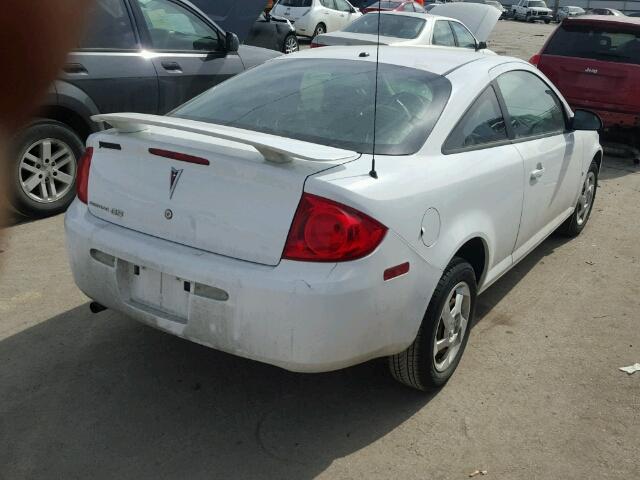 1G2AL18FX87331122 - 2008 PONTIAC G5 WHITE photo 4