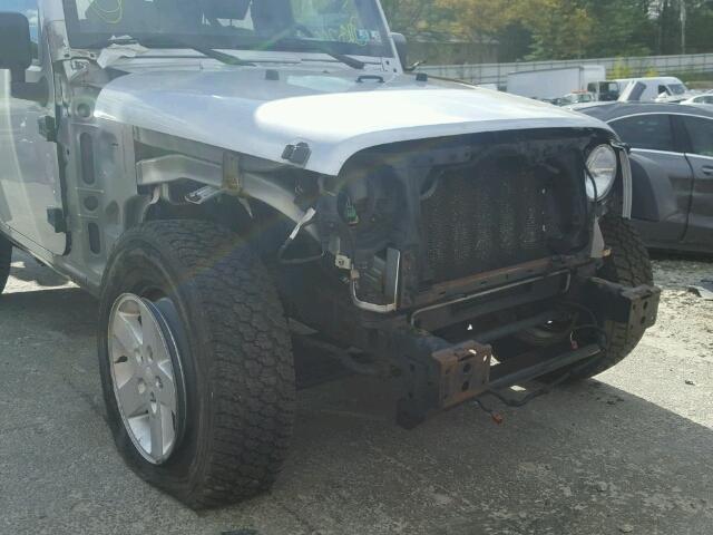 1J4AA2D15AL152575 - 2010 JEEP WRANGLER S SILVER photo 9