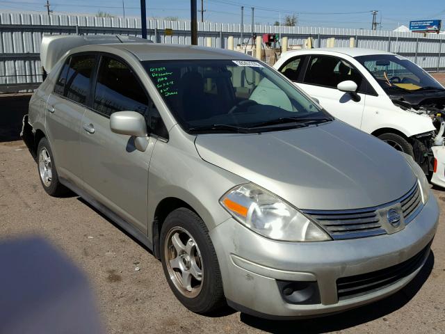 3N1BC11E28L375308 - 2008 NISSAN VERSA S TAN photo 1