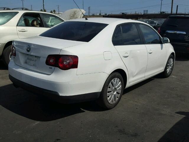 3VWJZ7AJ4AM079100 - 2010 VOLKSWAGEN JETTA S WHITE photo 4