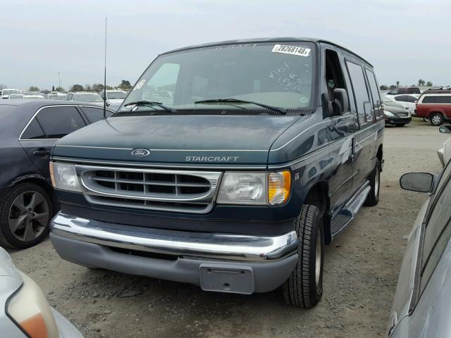 1FDRE14W4YHB65247 - 2000 FORD ECONOLINE GREEN photo 2