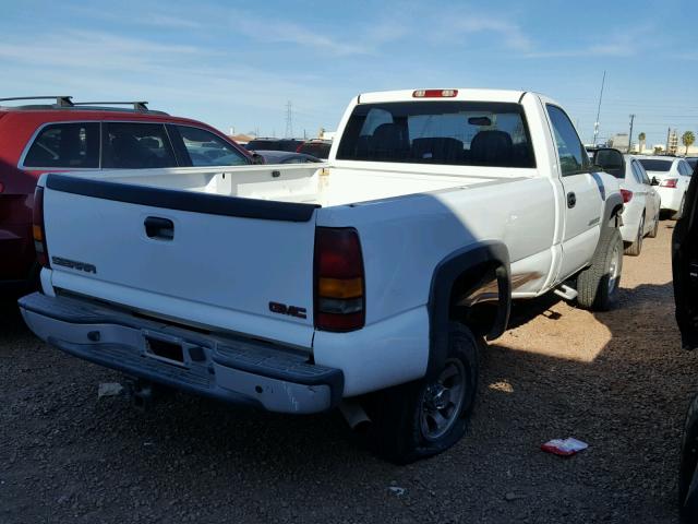 1GTHC24U72E303592 - 2002 GMC SIERRA C25 WHITE photo 4