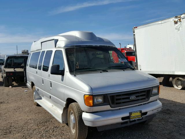 1FBSS31S45HA11990 - 2005 FORD ECONOLINE GRAY photo 1