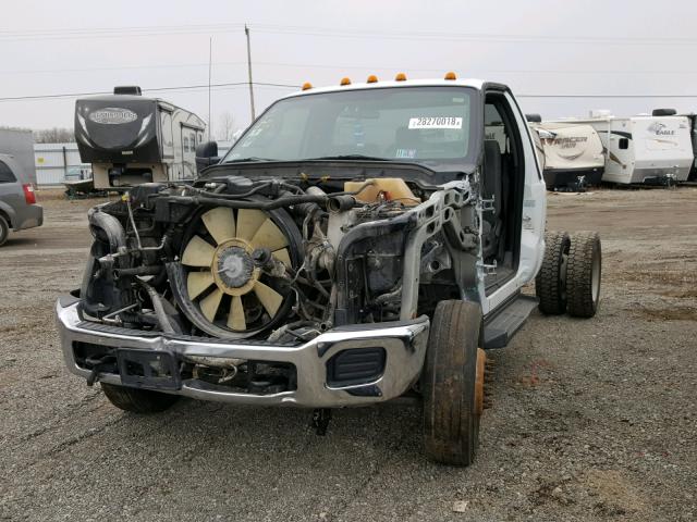 1FDUF4HT1DEA24950 - 2013 FORD F450 SUPER WHITE photo 2