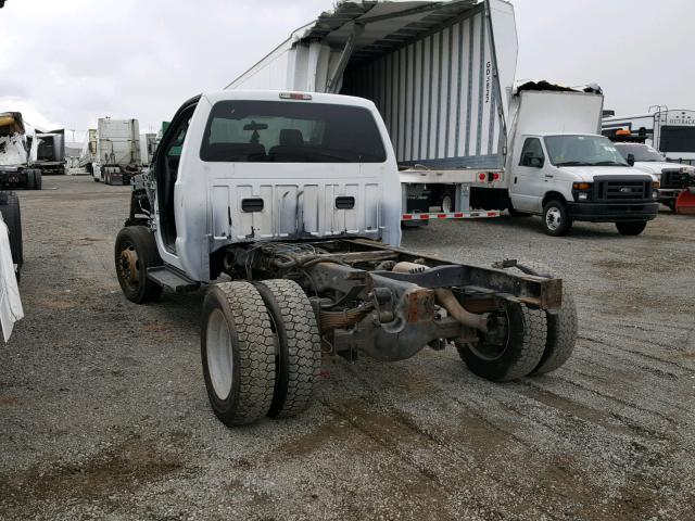 1FDUF4HT1DEA24950 - 2013 FORD F450 SUPER WHITE photo 3