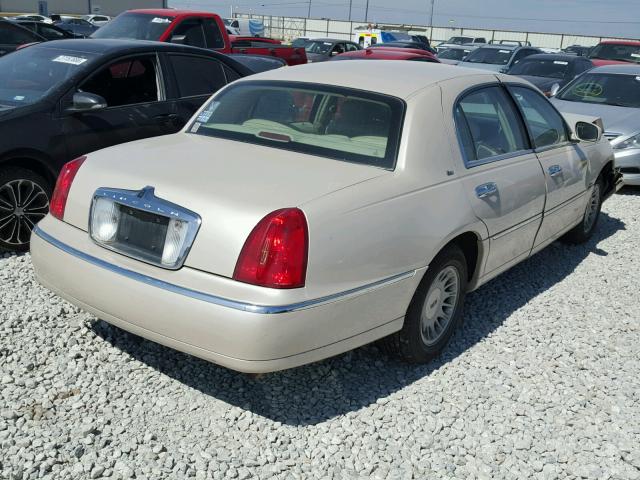 1LNHM83W12Y617915 - 2002 LINCOLN TOWN CAR C CREAM photo 4