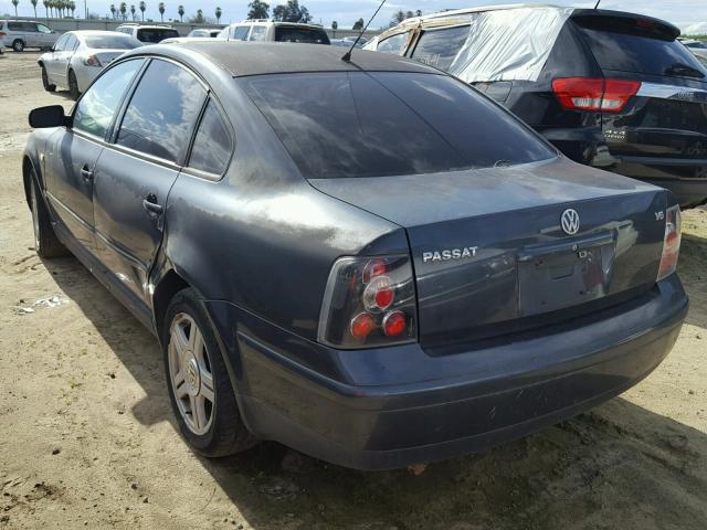 WVWPD23B4YE187611 - 2000 VOLKSWAGEN PASSAT GLX 石墨色 照片 3