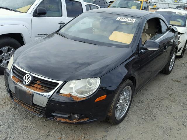 WVWFA71F78V039959 - 2008 VOLKSWAGEN EOS LUX BLACK photo 2