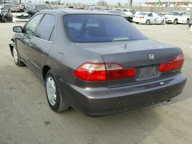 1HGCG5646WA223485 - 1998 HONDA ACCORD LX GRAY photo 3