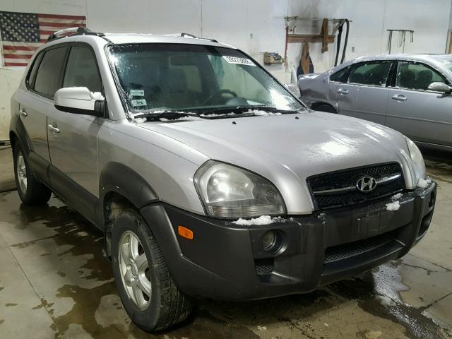 KM8JN12D05U054146 - 2005 HYUNDAI TUCSON GLS SILVER photo 1