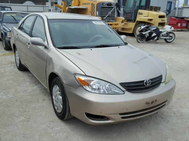 JTDBE30K140284046 - 2004 TOYOTA CAMRY LE TAN photo 1