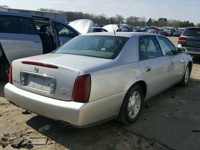 1G6KD54Y12U267611 - 2002 CADILLAC DEVILLE GRAY photo 4