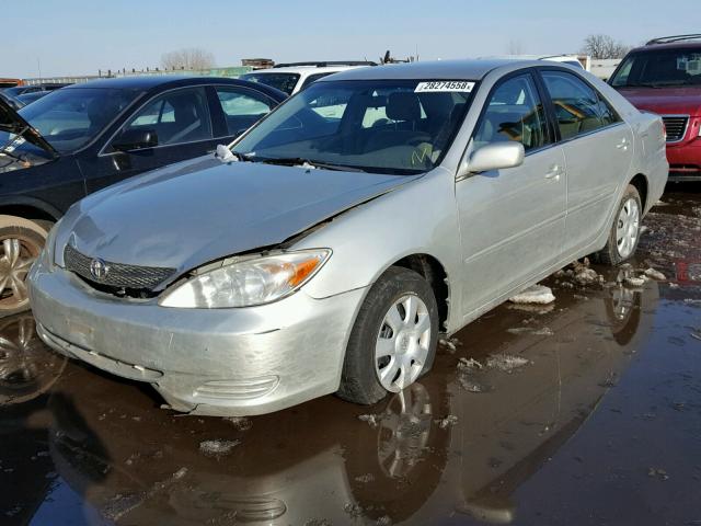 4T1BE32K12U542855 - 2002 TOYOTA CAMRY LE SILVER photo 2