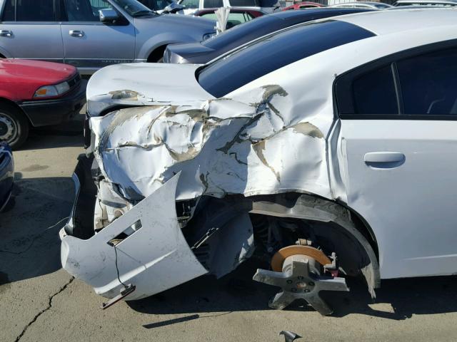 2B3CL3CG1BH608690 - 2011 DODGE CHARGER WHITE photo 9