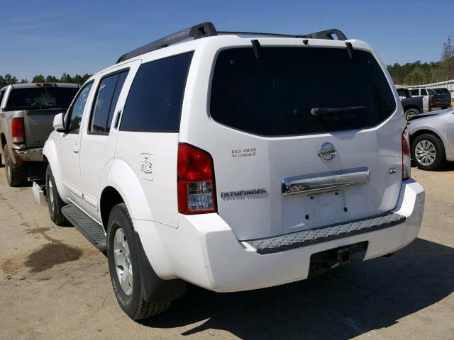 5N1AR18U96C659799 - 2006 NISSAN PATHFINDER WHITE photo 3