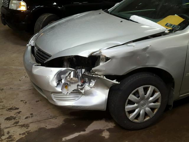 4T1BE30K05U067352 - 2005 TOYOTA CAMRY LE SILVER photo 9