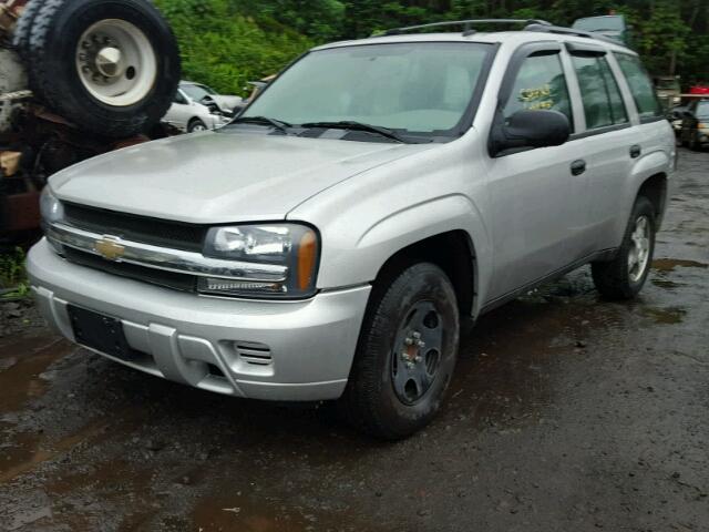 1GNDS13S172287224 - 2007 CHEVROLET TRAILBLAZE SILVER photo 2