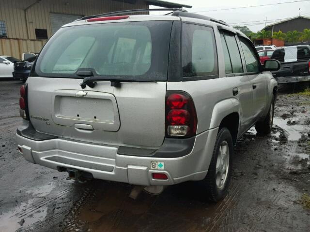 1GNDS13S172287224 - 2007 CHEVROLET TRAILBLAZE SILVER photo 4