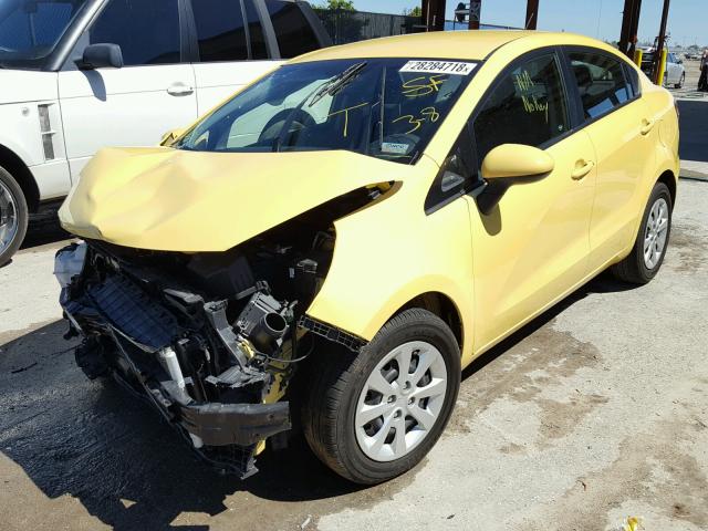 KNADM4A34G6588303 - 2016 KIA RIO LX YELLOW photo 2