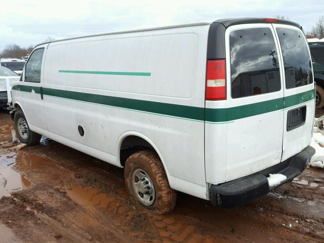 1GCHG39K381134088 - 2008 CHEVROLET EXPRESS G3 WHITE photo 3