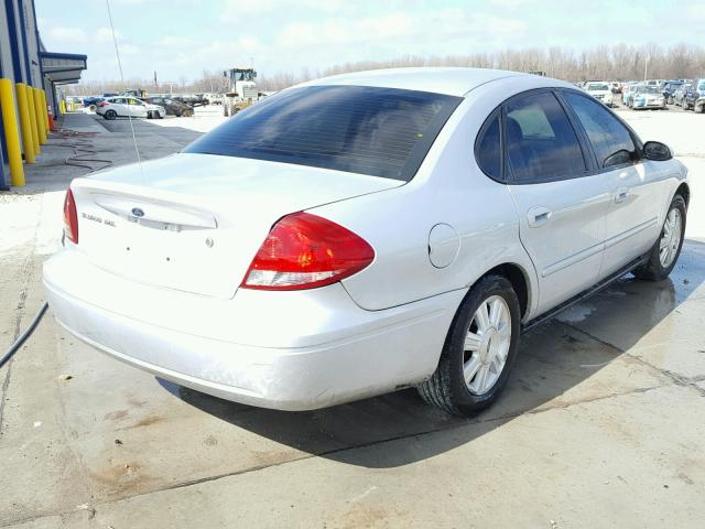 1FAFP56205A234061 - 2005 FORD TAURUS SEL SILVER photo 4