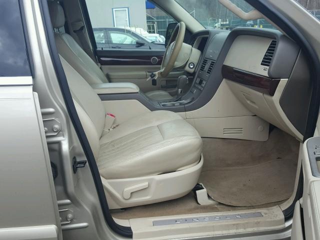 5LMEU88H64ZJ36193 - 2004 LINCOLN AVIATOR 棕色 照片 5