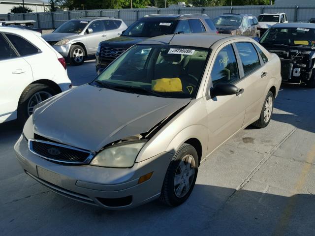 1FAFP34N37W219741 - 2007 FORD FOCUS ZX4 GOLD photo 2