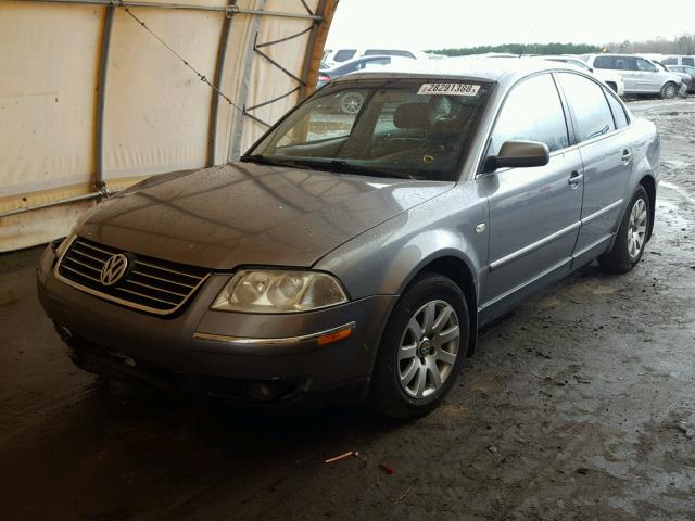 WVWPD63B52P061454 - 2002 VOLKSWAGEN PASSAT GLS GRAY photo 2