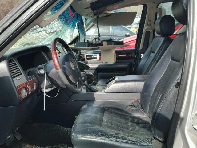 5LMFU28R33LJ17385 - 2003 LINCOLN NAVIGATOR ვერცხლისფერი ფოტო 5