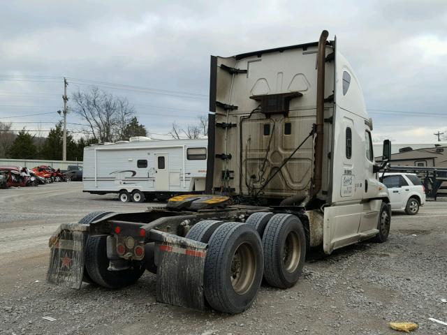 3AKJGLD50ESFM1126 - 2014 FREIGHTLINER CASCADIA 1 WHITE photo 4