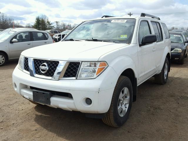 5N1AR18WX6C678721 - 2006 NISSAN PATHFINDER WHITE photo 2